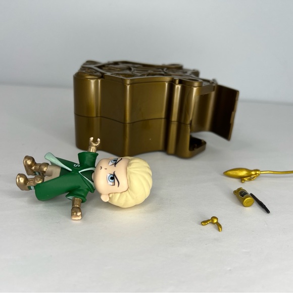 Harry Potter Draco Malfoy Quidditch Magical Capsules Series 3 Gold YuMe Toy 2021 - Picture 8 of 11